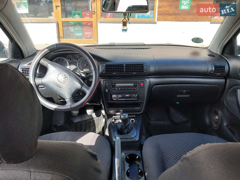 Седан Volkswagen Passat 2003 в Николаеве