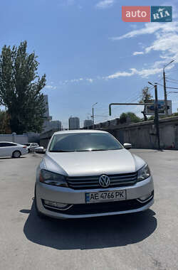 Седан Volkswagen Passat 2015 в Дніпрі