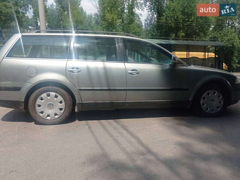 Універсал Volkswagen Passat 2004 в Хмельницькому