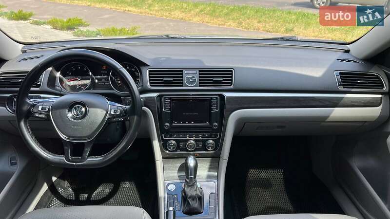 Седан Volkswagen Passat 2016 в Львове фото 28 Седан Volkswagen Passat 2016 в Львове