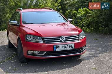Универсал Volkswagen Passat 2011 в Ровно
