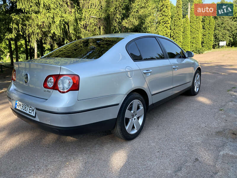 Седан Volkswagen Passat 2008 в Житомирі