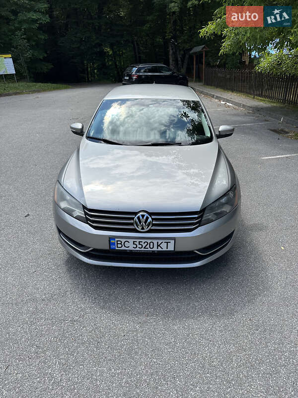 Седан Volkswagen Passat 2013 в Львове