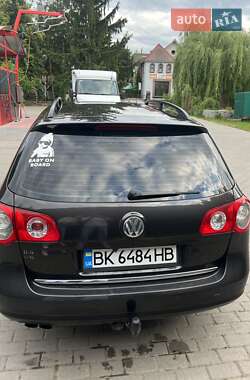 Універсал Volkswagen Passat 2010 в 