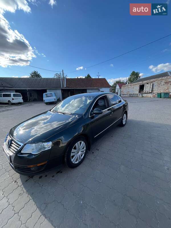 Седан Volkswagen Passat 2006 в Одессе