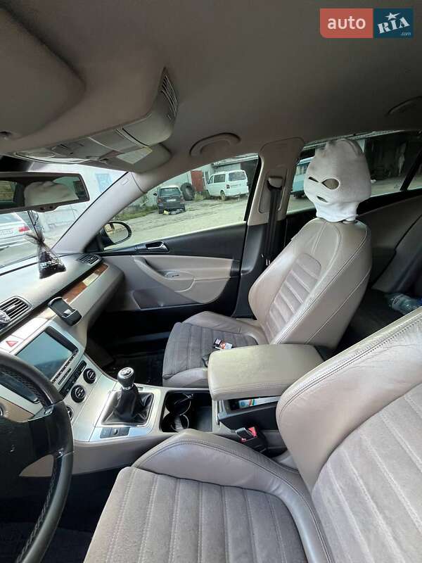 Седан Volkswagen Passat 2006 в Одессе