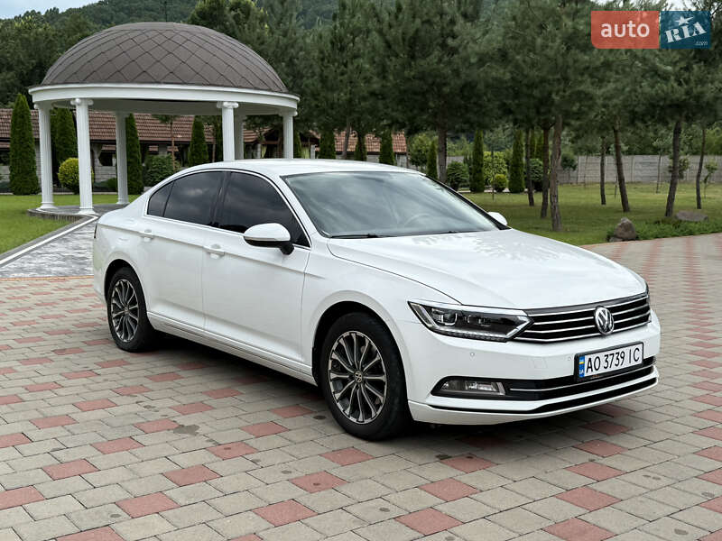 Седан Volkswagen Passat 2015 в Иршаве