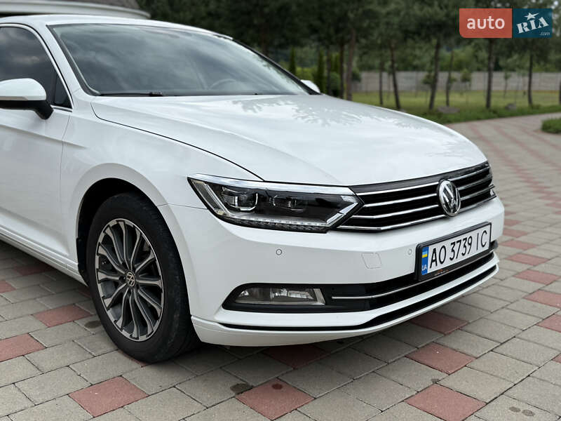 Седан Volkswagen Passat 2015 в Иршаве
