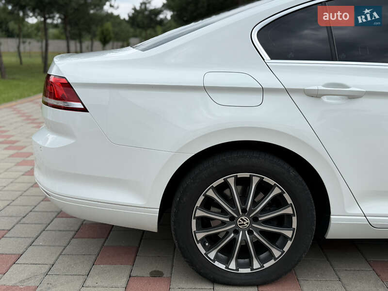 Седан Volkswagen Passat 2015 в Иршаве