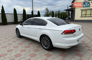 Седан Volkswagen Passat 2015 в Иршаве