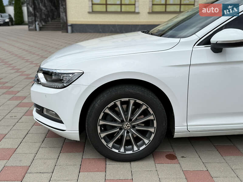 Седан Volkswagen Passat 2015 в Иршаве