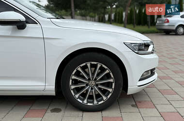Седан Volkswagen Passat 2015 в Иршаве