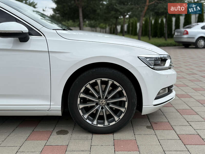 Седан Volkswagen Passat 2015 в Иршаве