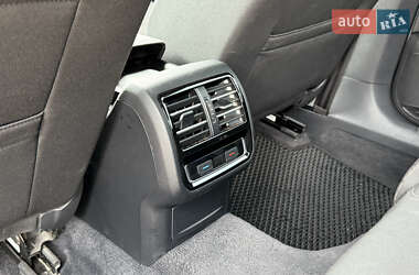 Седан Volkswagen Passat 2015 в Иршаве