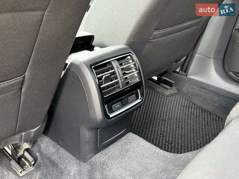 Седан Volkswagen Passat 2015 в Иршаве