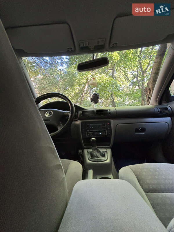 Універсал Volkswagen Passat 2001 в Одесі