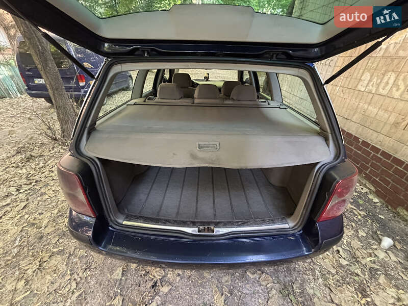Універсал Volkswagen Passat 2001 в Одесі