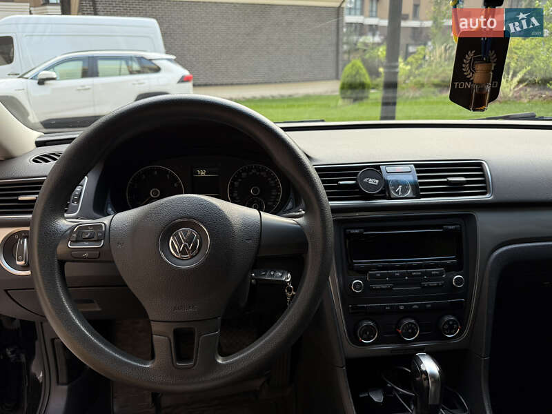 Седан Volkswagen Passat 2014 в Софиевской Борщаговке
