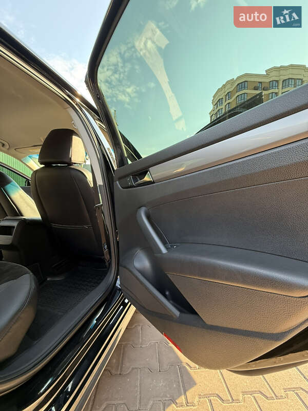 Седан Volkswagen Passat 2014 в Софиевской Борщаговке