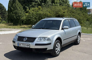 Універсал Volkswagen Passat 2003 в Рівному