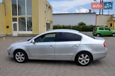 Седан Volkswagen Passat 2005 в 