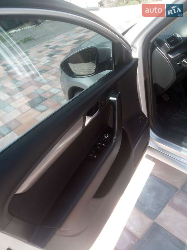 Седан Volkswagen Passat 2013 в Хмельницькому