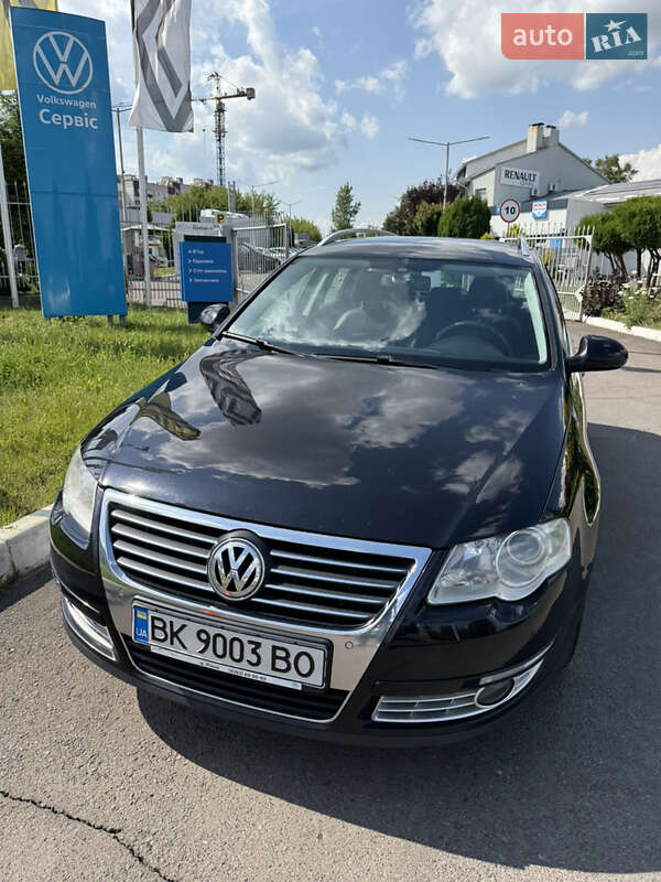 Универсал Volkswagen Passat 2010 в Ровно