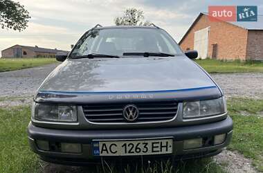 Універсал Volkswagen Passat 1995 в Іваничах