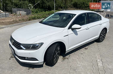 Седан Volkswagen Passat 2017 в Мукачево