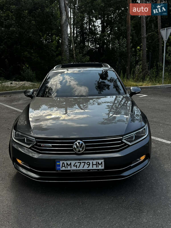 Універсал Volkswagen Passat 2017 в Житомирі
