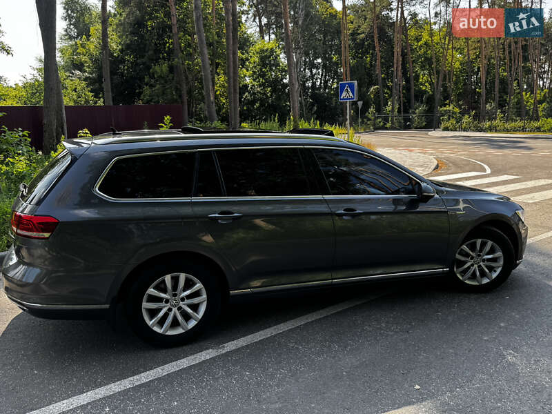 Універсал Volkswagen Passat 2017 в Житомирі