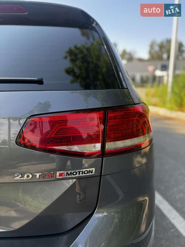 Універсал Volkswagen Passat 2017 в Житомирі
