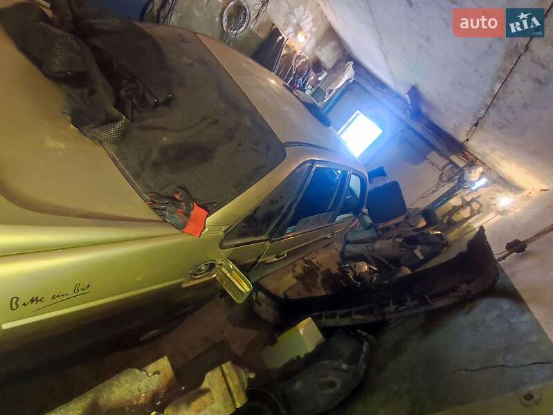 Седан Volkswagen Passat 1989 в Ладыжине