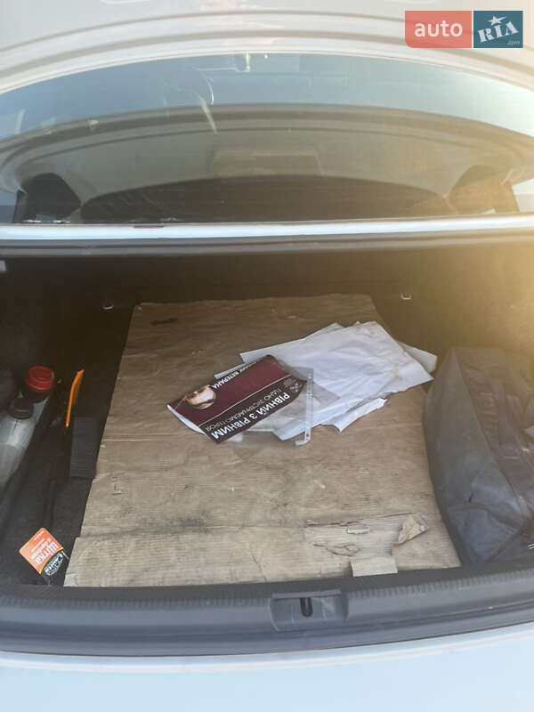 Седан Volkswagen Passat 2014 в Днепре