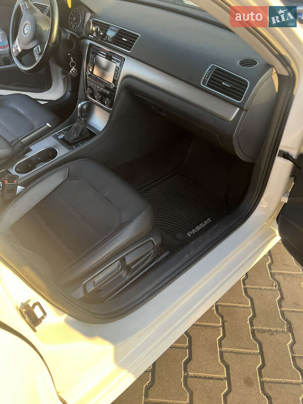 Седан Volkswagen Passat 2014 в Днепре