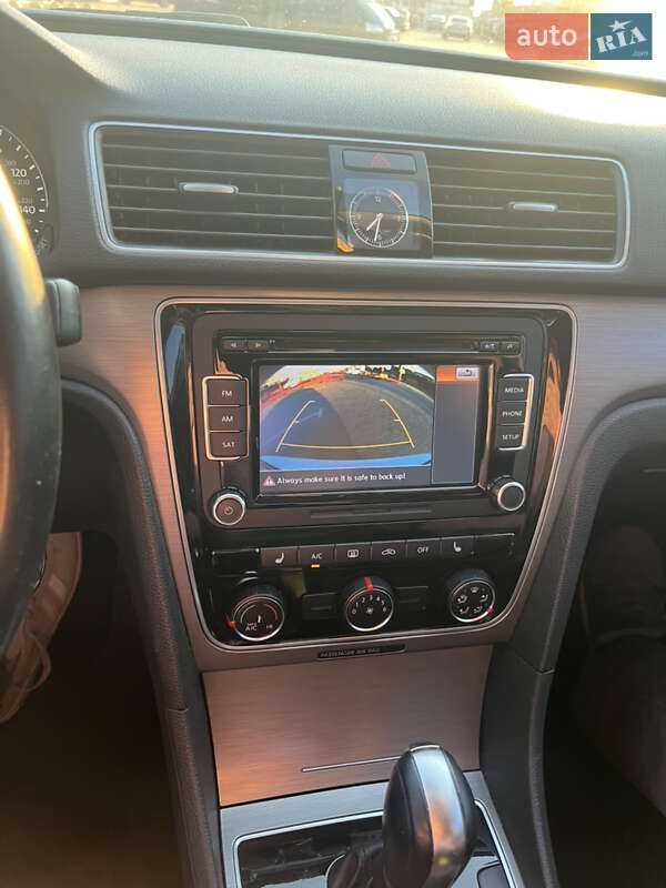 Седан Volkswagen Passat 2014 в Днепре