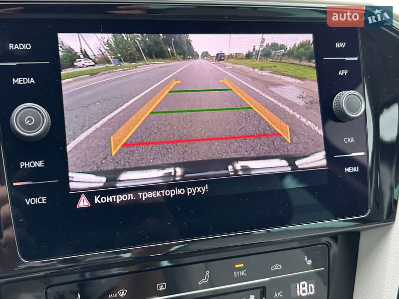 Седан Volkswagen Passat 2020 в Львове
