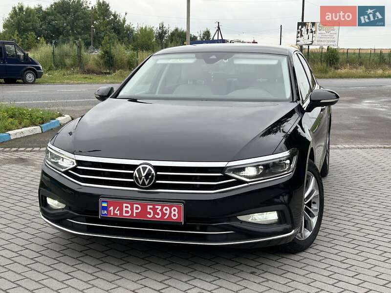 Седан Volkswagen Passat 2020 в Львове
