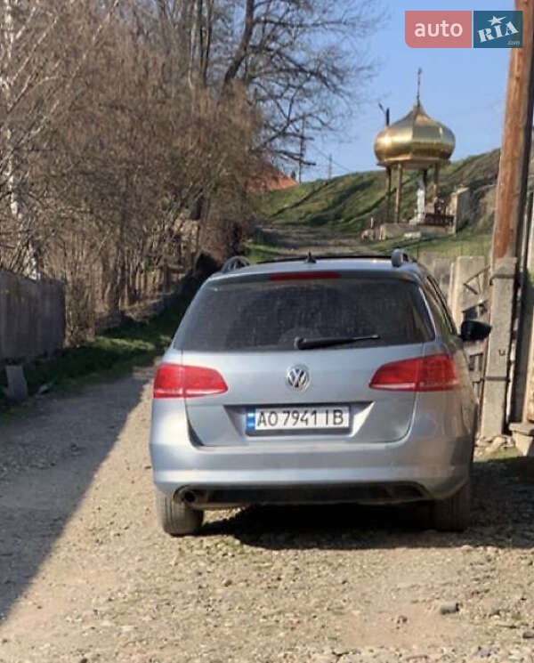 Універсал Volkswagen Passat 2011 в Солотвині