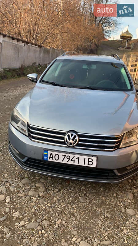 Універсал Volkswagen Passat 2011 в Солотвині