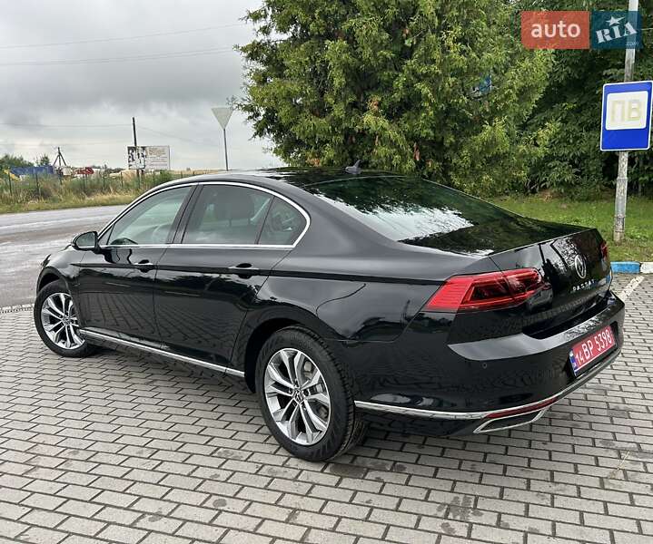 Седан Volkswagen Passat 2020 в Львове