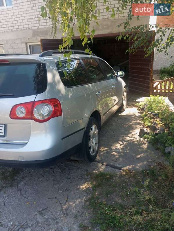 Універсал Volkswagen Passat 2005 в Харкові