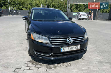 Седан Volkswagen Passat 2012 в Киеве