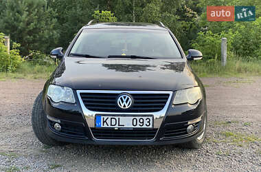 Універсал Volkswagen Passat 2005 в Зарічному