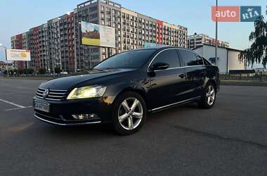 Седан Volkswagen Passat 2012 в Киеве