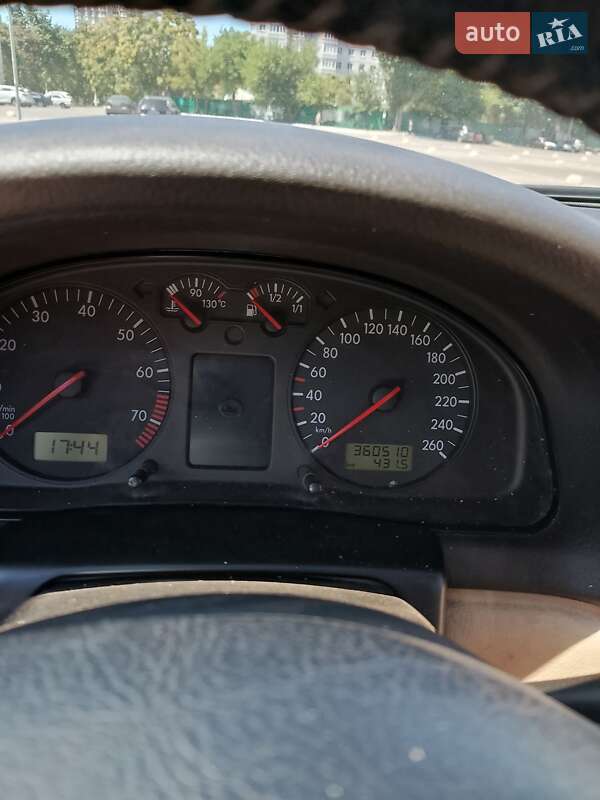 Седан Volkswagen Passat 1997 в Одессе