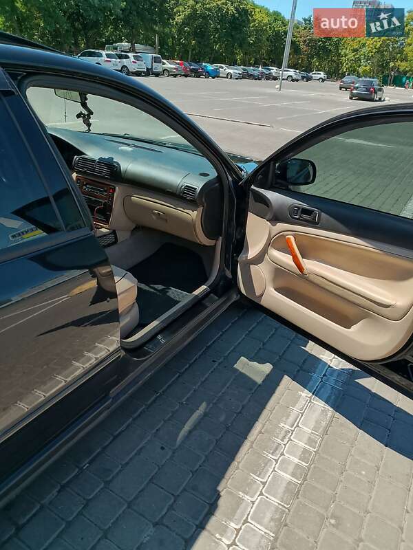 Седан Volkswagen Passat 1997 в Одессе