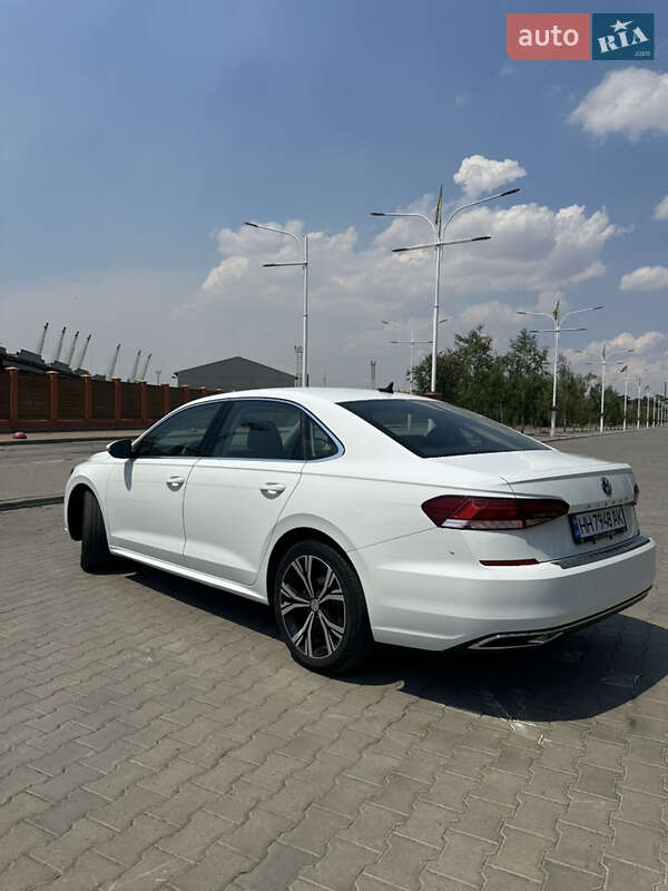 Седан Volkswagen Passat 2021 в Ізмаїлі