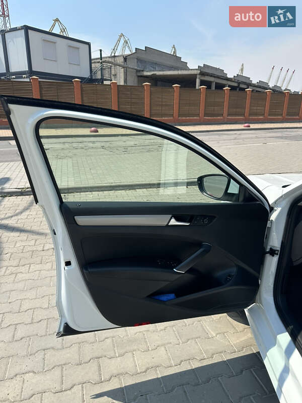 Седан Volkswagen Passat 2021 в Ізмаїлі