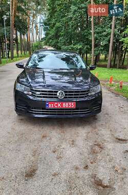Седан Volkswagen Passat 2018 в Києві